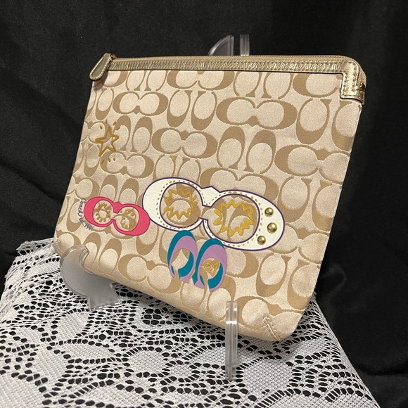 COACH I-Pad padded case with zipper - Picture 2 of 5